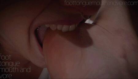 La Coinquilina Pervertita - The Perverted Roommate (FF Foot Worship in Italian)