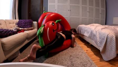 Caught and squeezed by giant snake and gets revenge