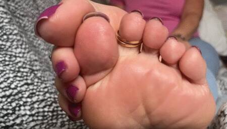 Suck My Toes & Make Me Cum!