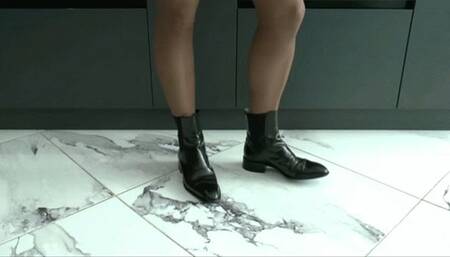 Toe tapping in black low heel boots MP4 HD 720p