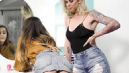 Stepmom watch Daudghter licks her pussy