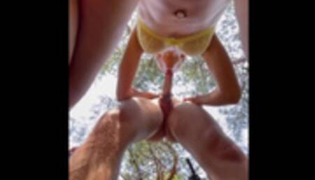 Motorcycle выебал шлюху на Квадре в лесу а она рада