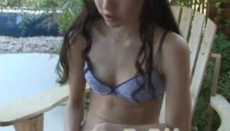 Teen toys her petite pussy