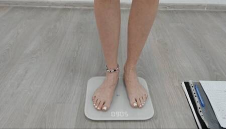 Moscow multitrampling contest #40 (Part 1): men trampled by young cheerleaders & fierce jumping & throatstanding