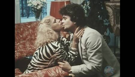 Classic Porn: Sex with Cougar in lingerie