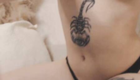 Hot Curly Babe Fuck Her Pussy On Cam