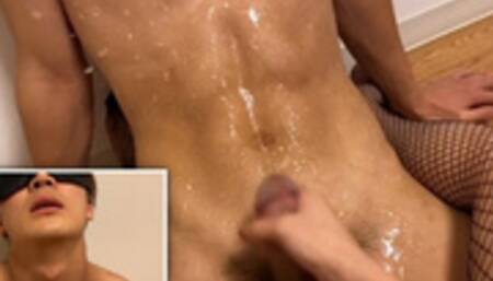 素人イケメン彼氏を亀頭責め手コキしたら射精後に男の大量潮吹きしてビックリ【個人撮影 Japanese Hentai Couple】