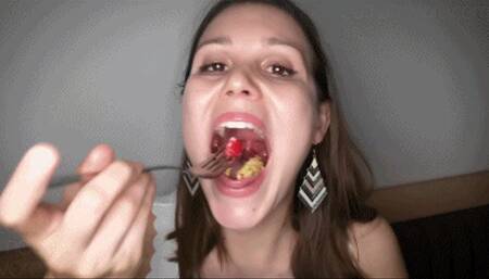 Emma Self-Filmed Intimate Eating of Burger & Salad