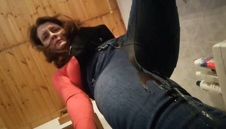 Wet all the jeans full of warm pee avi