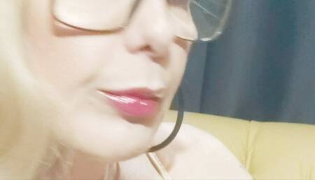 Close-up * Winston White Long * Inalação Francesa * Nose exhales "