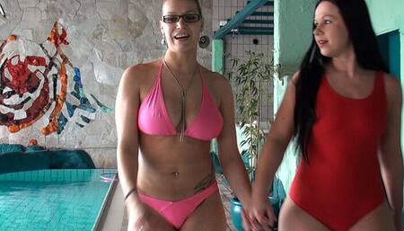 Lesbian underwater dreams