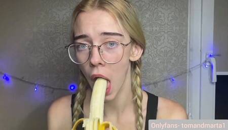 Eat and suck banana