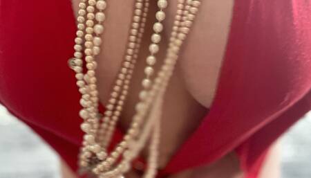 Big boobs bouncing with pearl necklace