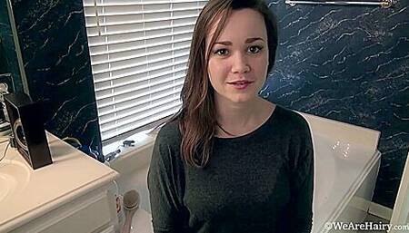 Melissa Xoxo In We Meet The Sexy And Cute Kelly Morgan