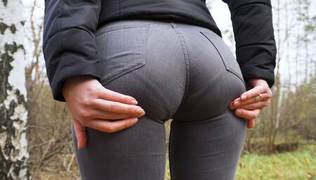 Sexy Pawg teasing her visible panty line in the park