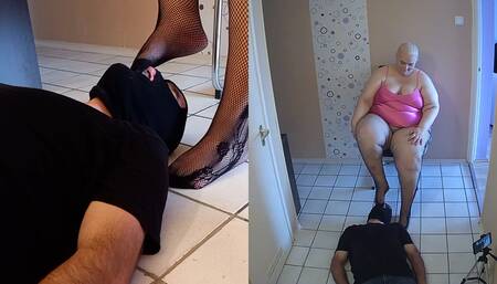 Worshiping the fishnets feet of a BBW