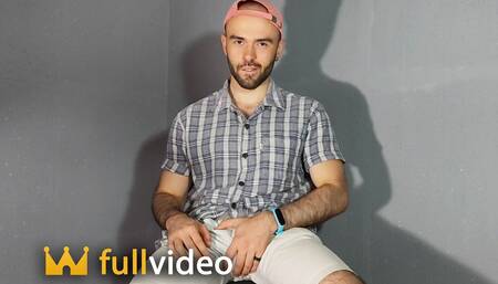 Fratboy saying dirty things, jerking off and cumming, Louis Ferdinando
