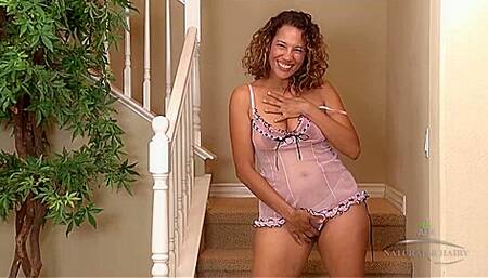 Sofie Taylor Masturbates