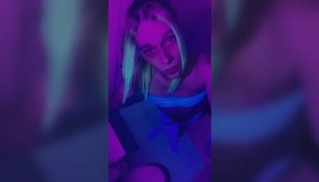 Sexy club girl you ants to fuck at the rave