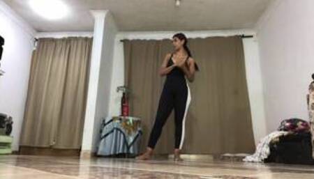 Lesson in sensual dance