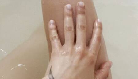 Feetplay in the bathtub