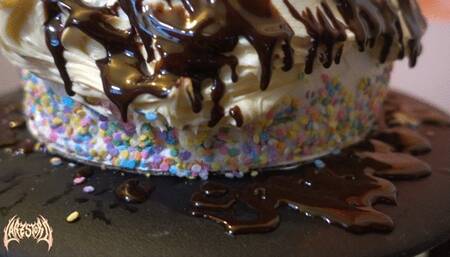 Cake-sitting + Chocolate Sauce'gasm