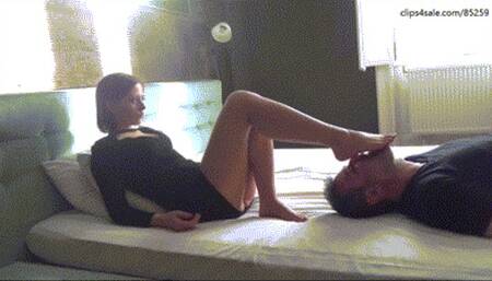 ELIZABETH - How I like to start and to end my day - Sensual foot worship - REMASTERED