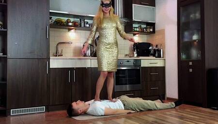 Kateryna The Gold Lady - Bare Feet - HD 1920x1080