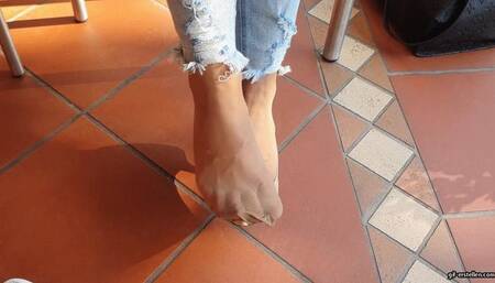 shoe stealing at breakfast wmv 1280 x 720