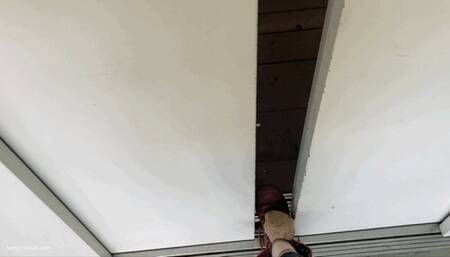 ELEVATOR TRAPPED HER BOOT ONE SHOE LOST - MP4 HD