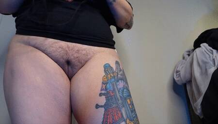 Trying on Two new thongs MP4 1080