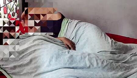 fucking my chubby pregnant girlfriend in bed