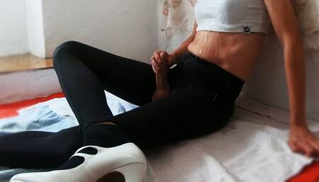 Pee fetish - Leggings and white top golden shower and cumming