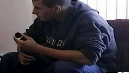 Amateur str8 guy solo jerks hairy dick for homemade gay porn