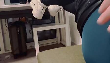 Black Skinny Jeans Sagging with Green Calvin Klein (Onlyfans in Info)