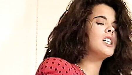 Two very hot scenes of Italian production with internationally renowned actresses with Angelica Bella and Tunde