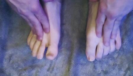 Massaging my feet with my cum