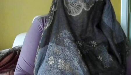 Arab muslim in Hijab pussy and ass play on cam live November 20th recorded show
