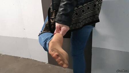 dirty nylon feet and clean nylon feet wmv 1280 x 720