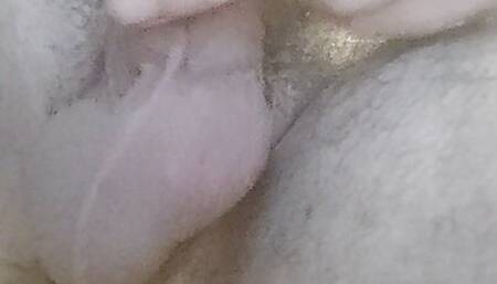 Probando juegue en el ano  para darme placer yo solo.