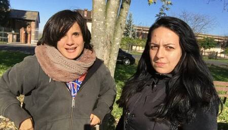 Io e la mia amica ti prendiamo in giro e ti umiliamo verbalmente