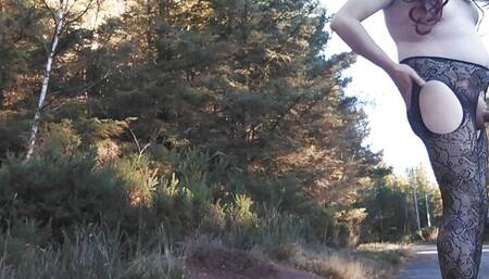 Sissyslut69123 sissy flashing naked roadside almost caught.