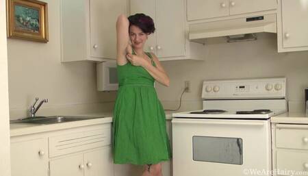 WeAreHairy - Sadie Lune - Kitchen Striptease