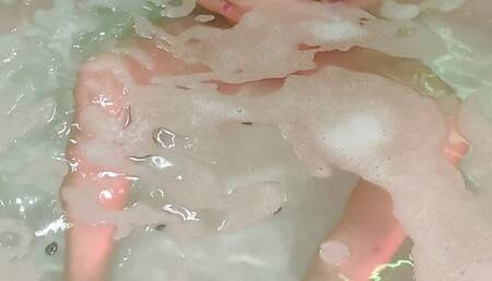Orgasm in bath