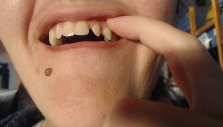 Rubbing my gums, with no plums - Custom video