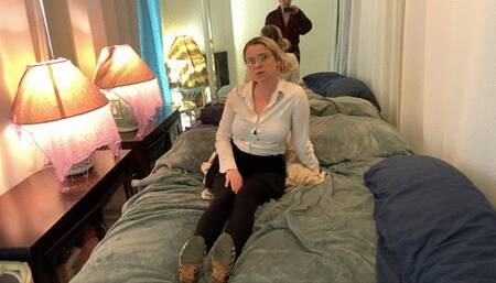 Stepdaughter helping to make a porno - creampie home video