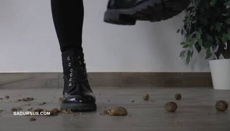 Dyanna crush nuts! mp4