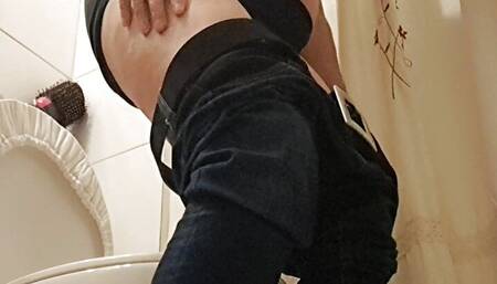 Mommy hairy pusdy haciendo pipi