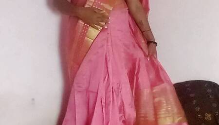 MADHU LAILA desi bhabhi saree strip tease 1