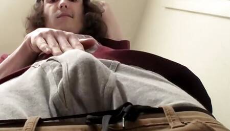 Straight thug Sean Johansen masturbates and cums solo
